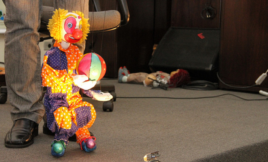 Projeto Conversa com Verso e Prosa traz artistas paranaenses para se apresentarem no auditório da Secretaria da Educação do Paraná