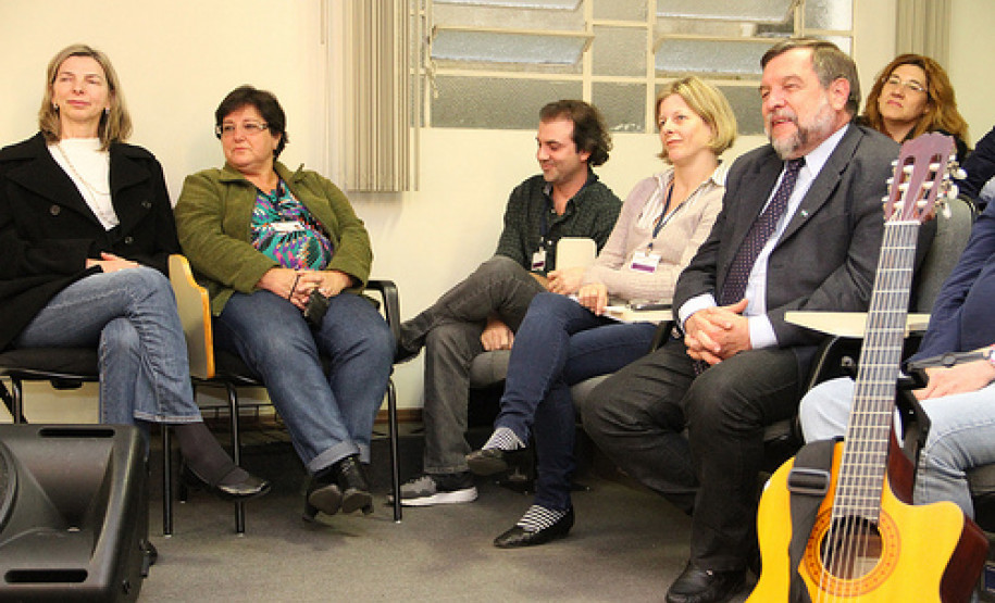 Projeto Conversa com Verso e Prosa traz artistas paranaenses para se apresentarem no auditório da Secretaria da Educação do Paraná.