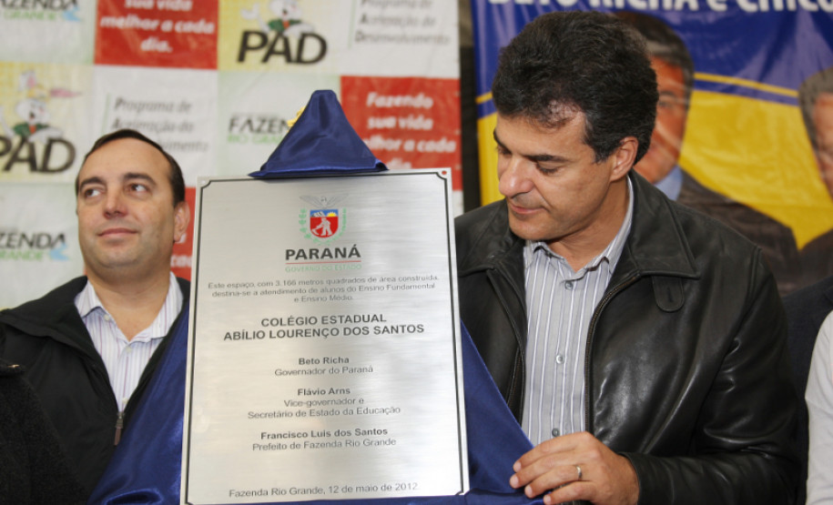 Participaram do evento a secretária de Estado da Família e Desenvolvimento Social, Fernanda Richa; o secretário de Estado da Infraestrutura e Logística, José Richa Filho; o deputado federal, Fernando Francischini; o deputado estadual Francisco Buhrer; o presidente da Federação das Indústrias do Paraná, Edson Campagnolo.