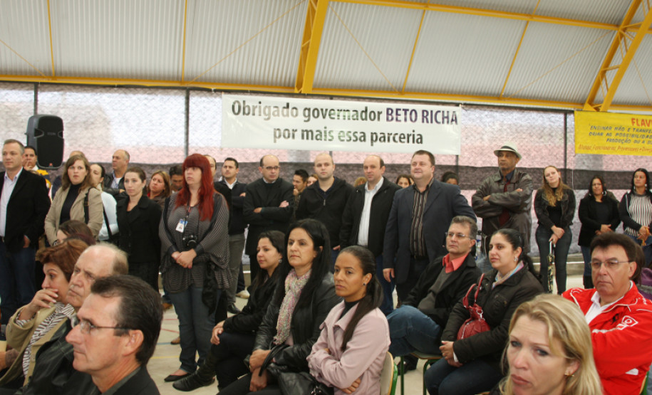 Com investimento de R$ 3 milhões, a nova escola conta com 3,1 mil m² de área construída e atenderá 1,4 mil alunos do ensino fundamental e médio.