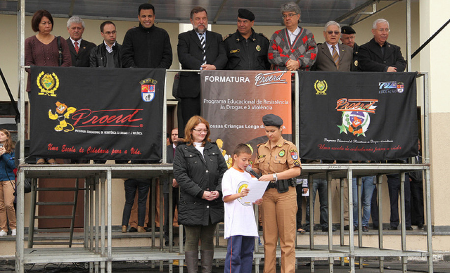 Na sexta-feira (18), Flávio Arns participou da formatura de mais 1,3 mil alunos dos 5º anos do ensino fundamental de escolas municipais de Curitiba.