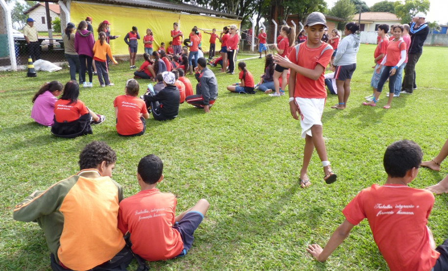 População teve acesso a conhecimento em diferentes áreas em eventos que contaram parceria do NRE Toledo com secretarias municipais de Educação e Cultura do município.