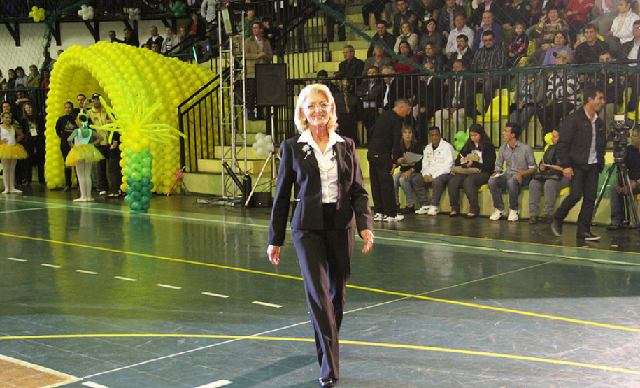 Arns prestigia abertura da Olimpíada das Apaes