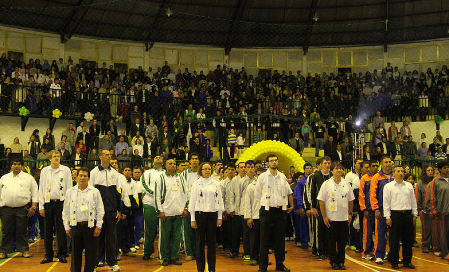 Arns prestigia abertura da Olimpíada das Apaes
