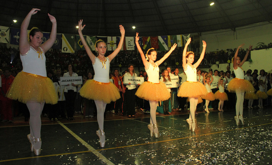 Arns prestigia abertura da Olimpíada das Apaes