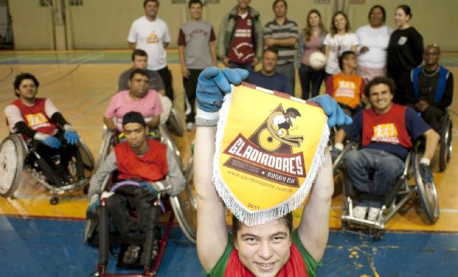 Campeonato de rúgbi começa esta semana em Matinhos e contará com a participação de aluna do Colégio Estadual Leôncio Correia