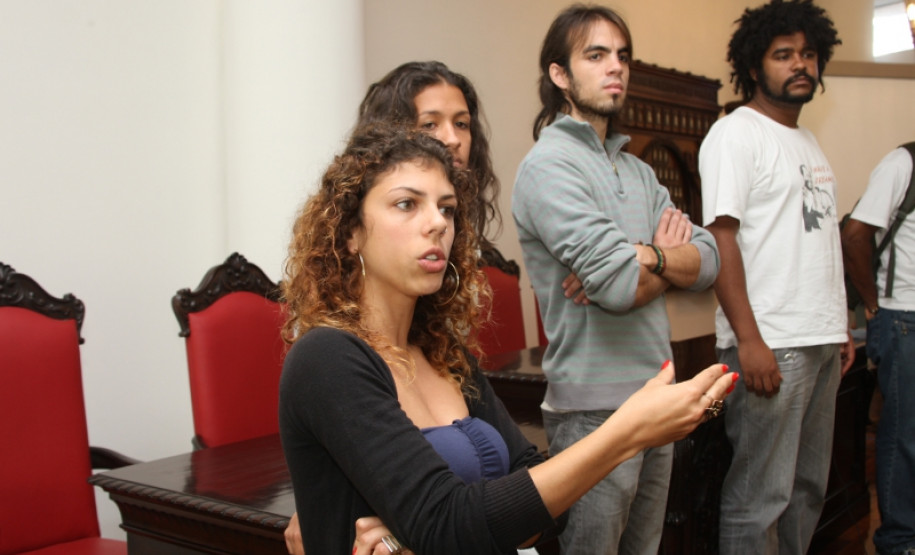 Palestras fazem parte de projeto de incentivo ao ingresso em universidades públicas, promovido pelo Colégio Estadual Genésio Moreschi, em Colombo