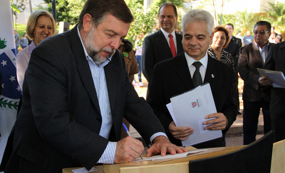 Inauguração do novo bloco de Ciências Agrárias da Universidade Estadual de Maringá (UEM)
