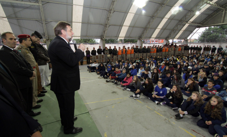 Estado vai investir R$ 15 milhões para aumentar segurança nas escolas
