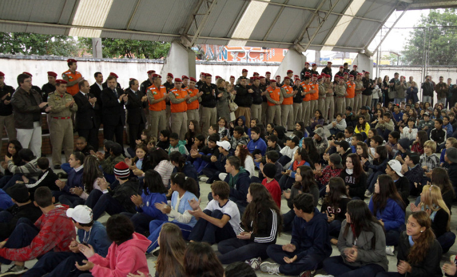 Estado vai investir R$ 15 milhões para aumentar segurança nas escolas