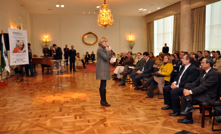 Superintendente da Educação Meroujy Cavet.