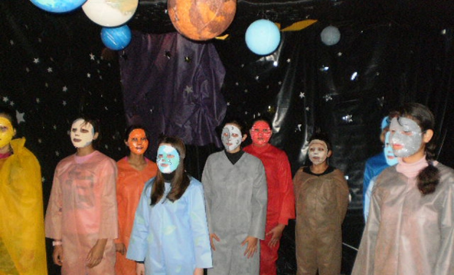 Projeto une ciências e teatro em colégio estadual