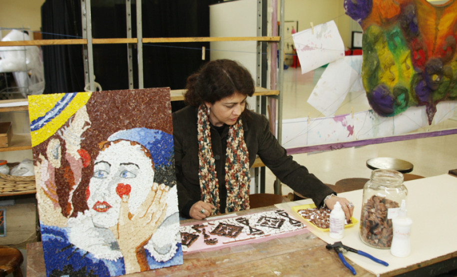 Esta é a primeira exposição póstuma da artista plástica e escritora contemporânea paranaense.