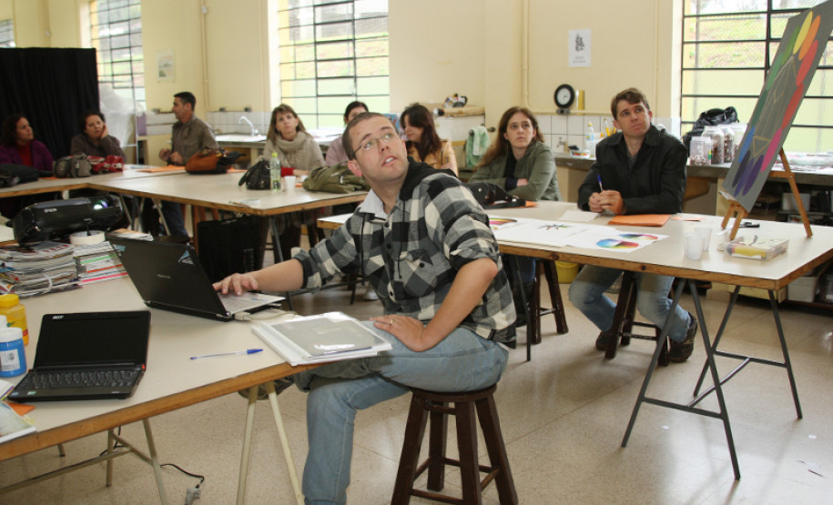 “Com as obras in loco, sugerimos aos professores encaminhamentos metodológicos para trabalhar com a arte de Sagboni em sala de aula. Criamos um blog para podermos trocar experiências, além de ser um canal para os professores apresentarem os resultados da sua prática com os alunos”, completa Cadori.