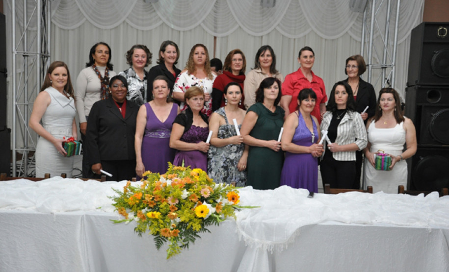 Agentes educacionais concluem Profuncionário em Toledo