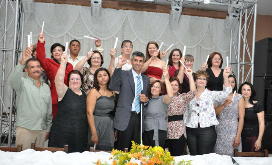 Agentes educacionais concluem Profuncionário em Toledo