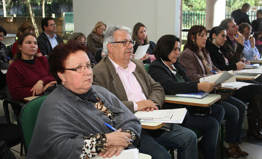 Durante o evento também foram abordadas questões envolvendo a oferta de cursos pelo Plano Nacional de Formação de Professores da Educação Básica (Parfor), organizado e financiado pelo Ministério da Educação (MEC) para atender a Política Nacional de Formação dos Profissionais do Magistério da Educação Básica.
