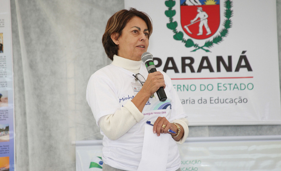 Segundo a chefe do Núcleo Regional de Educação (NRE) de Paranaguá, Selma Camargo Meira, o programa também estimula a cidadania. “Tanto dentro do processo educacional quanto com a comunidade, o programa valoriza a cultura local, além de ter o cunho de conhecer a demanda de cada comunidade”, comentou.