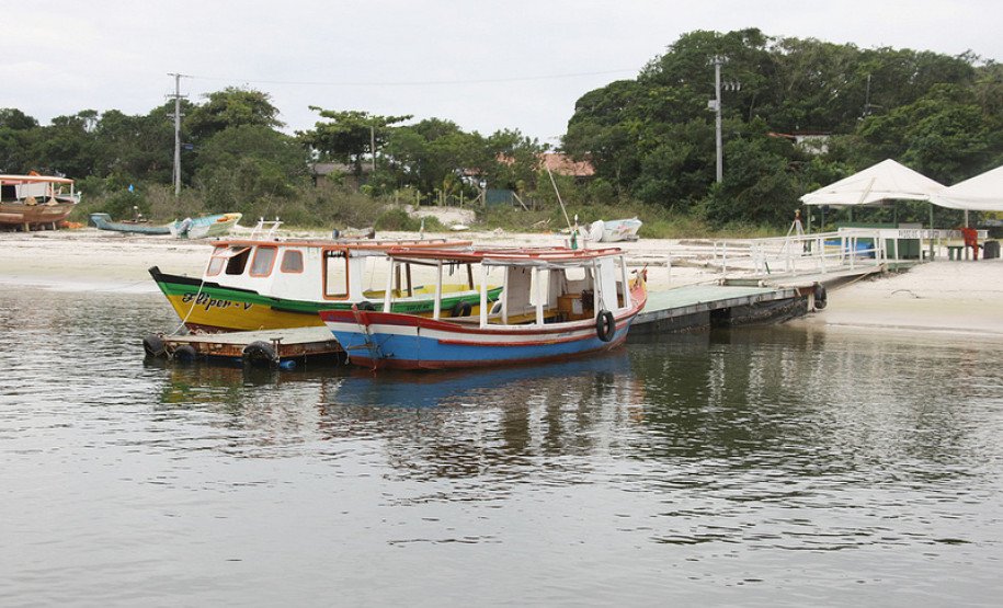 “Minha Ilha Tem Escola – Embarque e Navegue Nessa Ideia” tem como objetivo melhorar e fortalecer a educação nas ilhas do Litoral do Paraná.