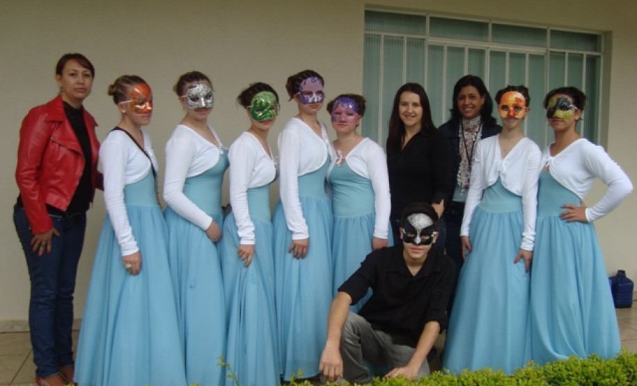 Com cerca de 200 pessoas, evento possibilitou interação entre escolas de diversas cidades da região.