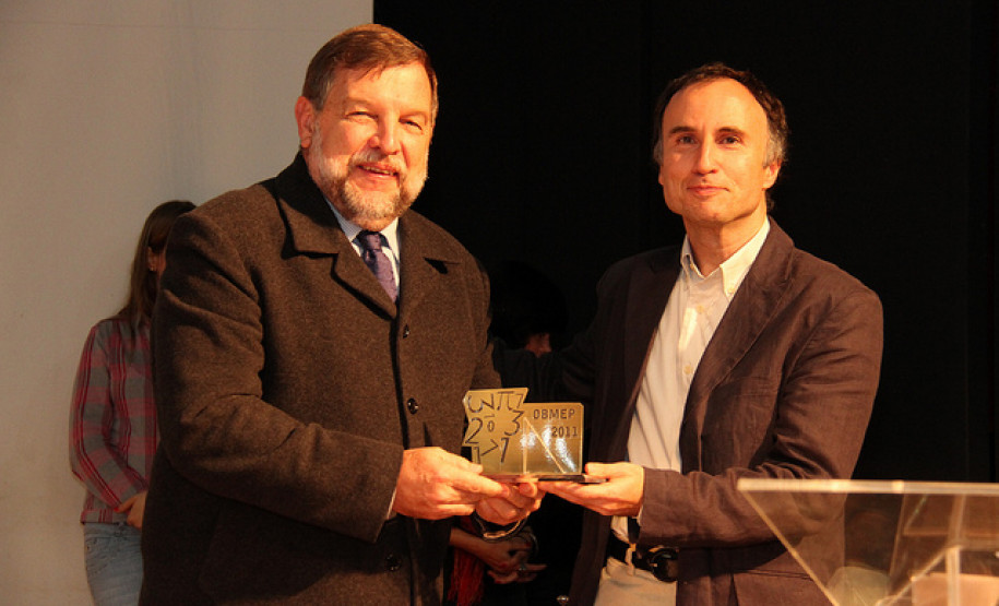 SEED foi novamente destaque na Região Sul da Olimpíada Brasileira de Matemática das Escolas Públicas. Prêmio foi recebido pelo vice-governador e secretário da Educação Flávio Arns durante entrega de medalhas a alunos vencedores da edição.