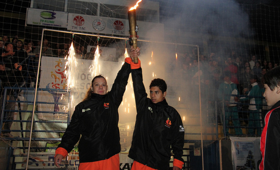 Fase final dos Jogos Escolares reúne 4,4 mil atletas em Francisco Beltrão Município do Sudoeste paranaense é capital do esporte do Paraná por uma semana, reunindo atletas com idades entre 12 e 14 anos que disputam 16 modalidades.