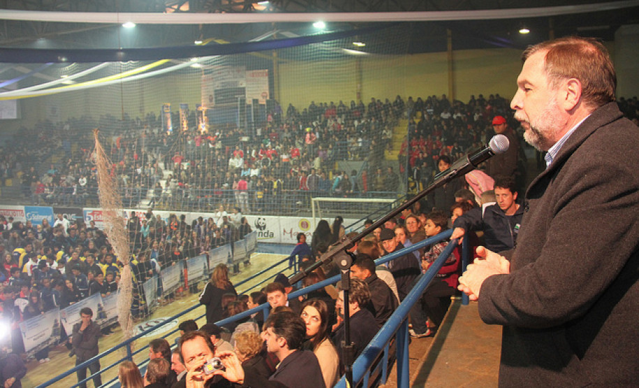 Fase final dos Jogos Escolares reúne 4,4 mil atletas em Francisco Beltrão Município do Sudoeste paranaense é capital do esporte do Paraná por uma semana, reunindo atletas com idades entre 12 e 14 anos que disputam 16 modalidades.