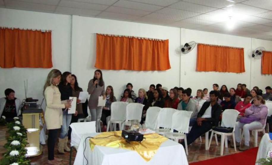 Colégio Estadual Marquês de Paranaguá, em Vera Cruz do Oeste, realiza 2ª Semana Técnica de Vendas e Administração.