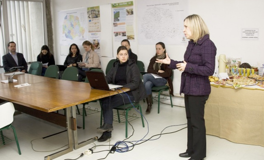 Sistemas de alimentação escolar, avaliação nutricional e de transporte escolar do Governo do Paraná foram apresentados para outros estados.