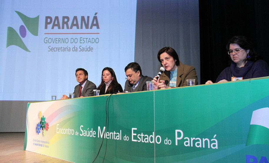 Durante dois dias, evento realizado em Curitiba discute ações para melhorar e ampliar atendimento na área.