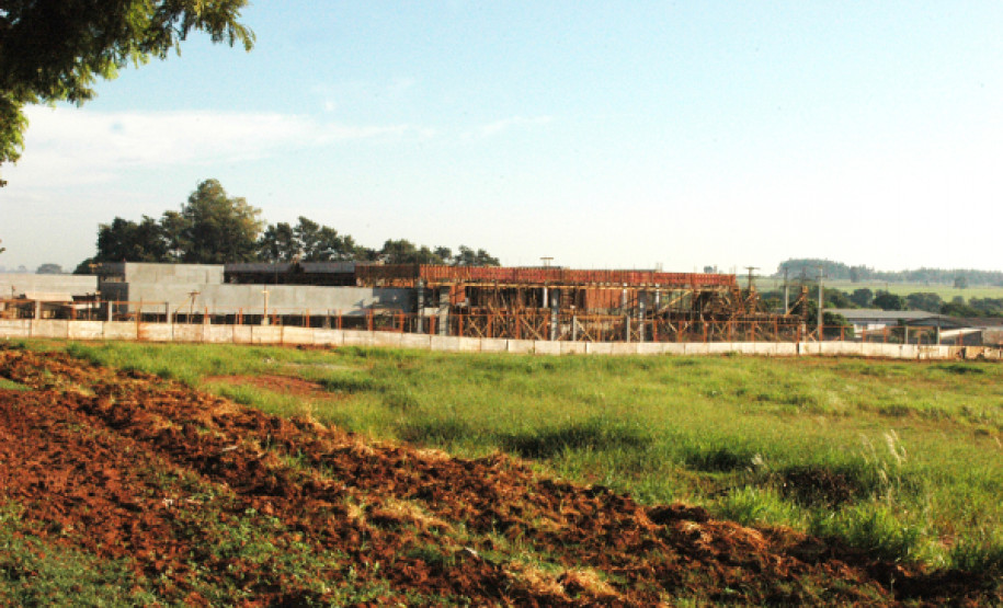 Estão sendo investidos mais de R$ 60 milhões para construção e ampliação de Centros de Ensino Profissional. Outros R$ 140 milhões encontram-se em fase de licitação ou projetos.