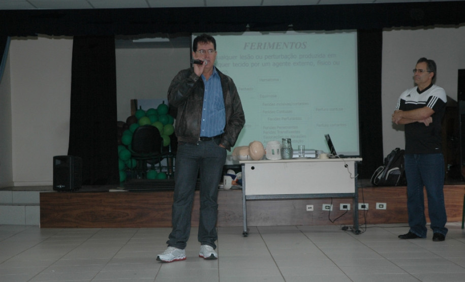 João Paulo Matos, diretor do Colégio Estadual Paulo Leminski.