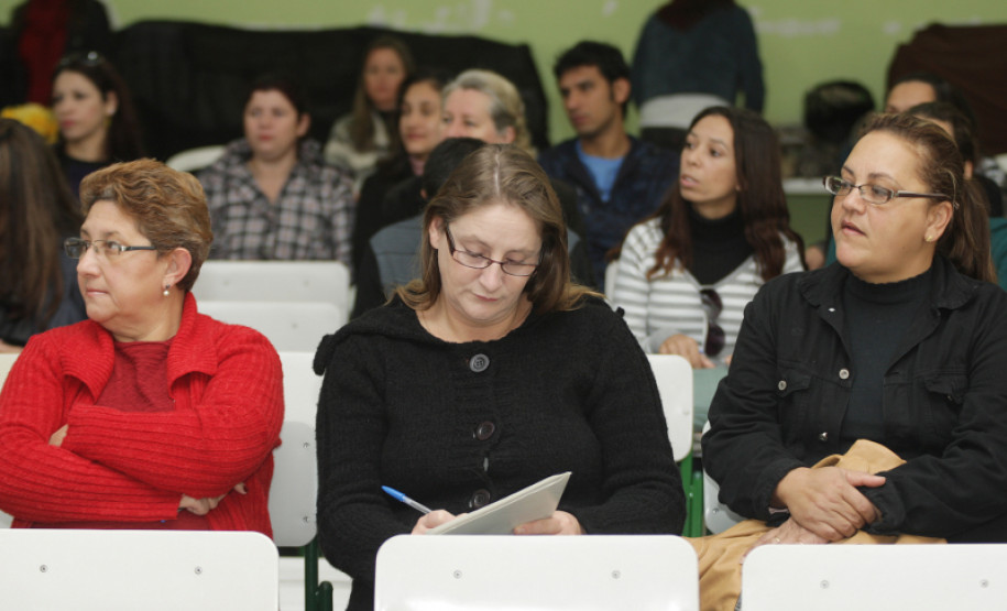 A 1ª Formação Pedagógica de Docentes que Atuam nas Escolas das Ilhas do Litoral Paranaense se encerrou nesta sexta-feira (20), em Paranaguá.