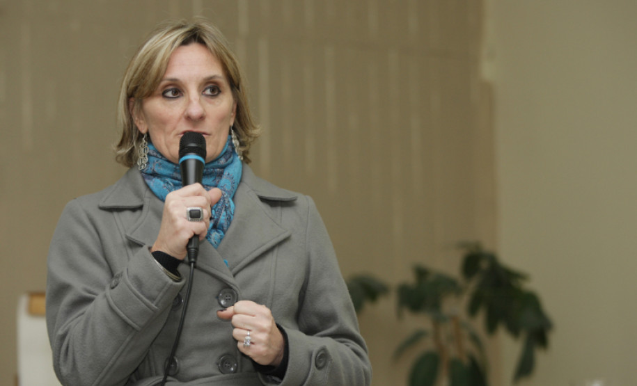 “É uma atuação conjunta entre departamentos, com uma metodologia e material diferenciados, visando à integração das ilhas com o continente. Queremos melhorias para as escolas e professores, e para isso propomos ações integradas ao Plano de Metas da Secretaria, de avanços pedagógicos e de infraestrutura”, destaca Meroujy Cavet, superintendente da Educação.