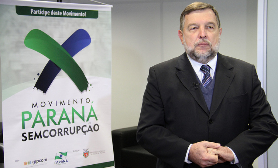 Secretário assina convênio de promoção à conscientização de uma cultura de princípios éticos voltado para estudantes da rede pública do Paraná.