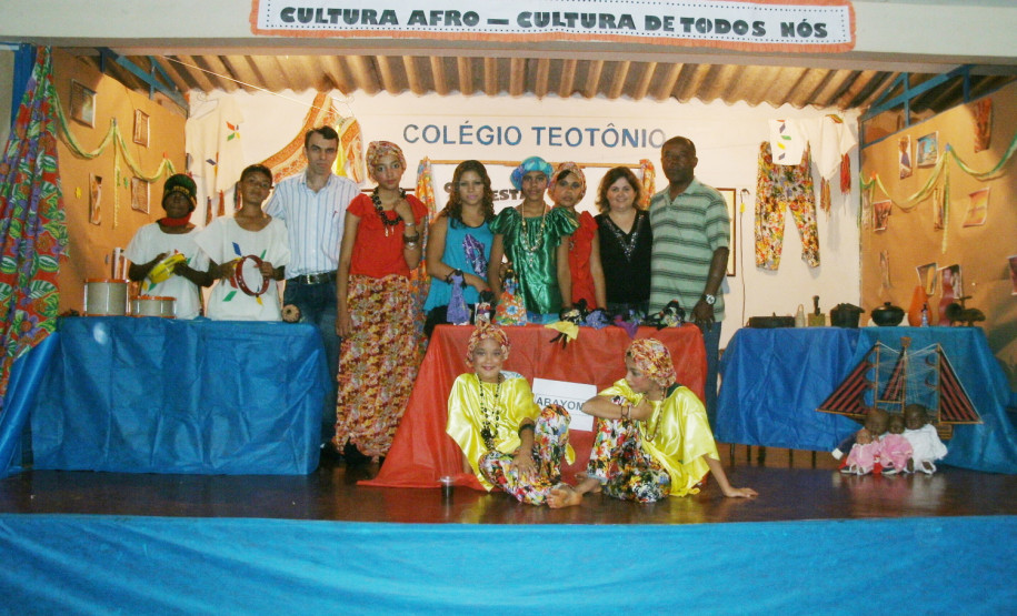 Eventos foram destinados para que os alunos pudessem apresentar aos pais, colegas e comunidades os seus talentos reforçando a cultura local.
