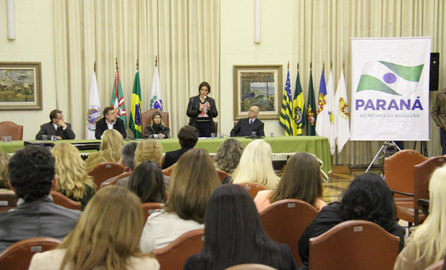 Plano em discussão amplia oferta de educação e profissionalização no sistema prisional, para garantir ressocialização de apenados.