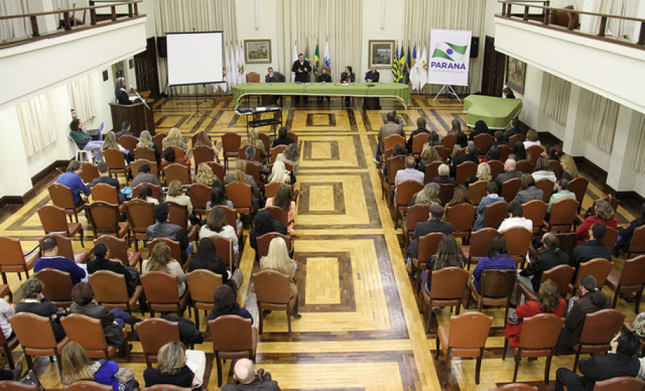 Plano em discussão amplia oferta de educação e profissionalização no sistema prisional, para garantir ressocialização de apenados.