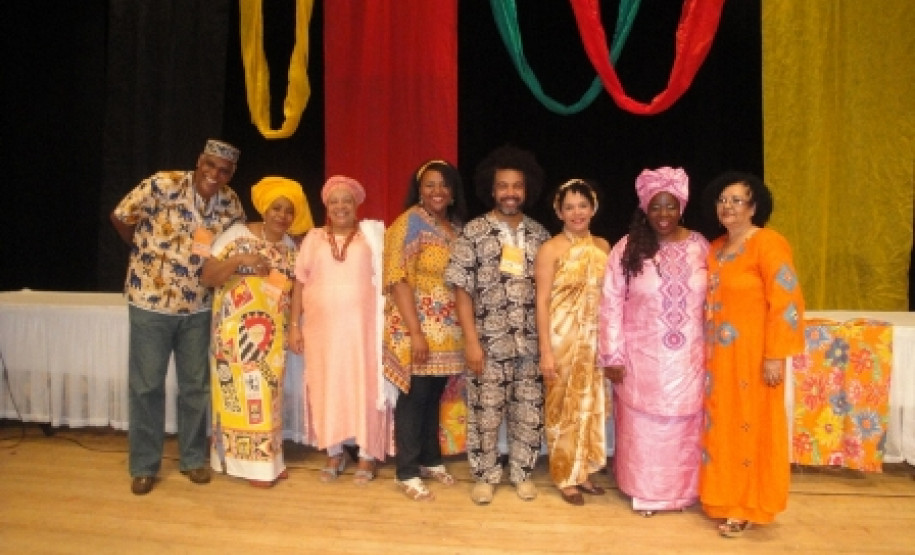 Cerca de 700 pessoas discutem ações para uma educação mais inclusiva e sem racismo.