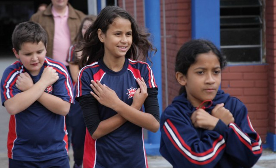 Estudantes tiveram palestras sobre segurança e preservação da vida e simularam abandono das salas de aula.