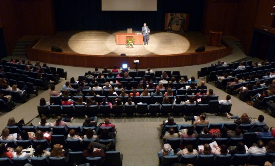 Evento foi parte do curso “Uso das TIC na Escola: Entre Limites e Possibilidades na Gestão Escolar” realizado com gestores e pedagogos.