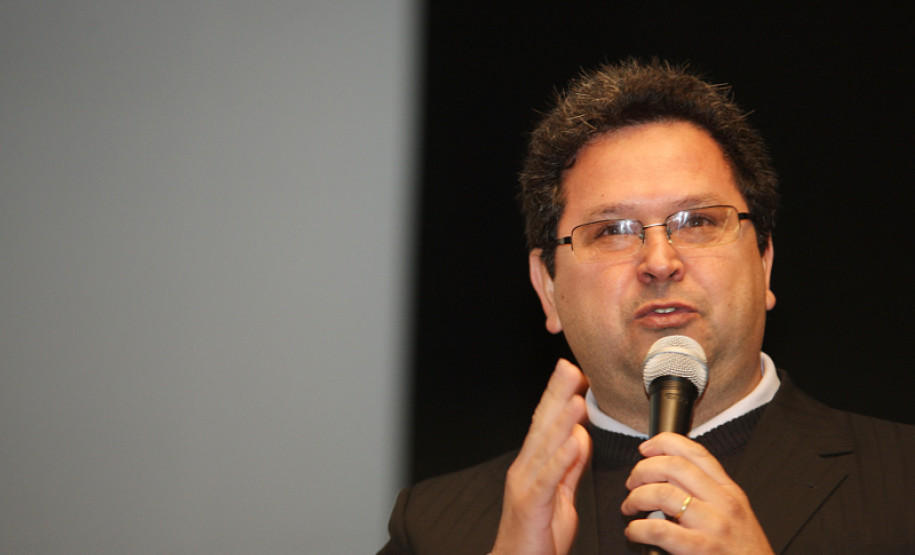 Quarta turma conclui as atividades do Programa de Desenvolvimento Educacional (PDE), uma política do Governo do Paraná de valorização dos professores