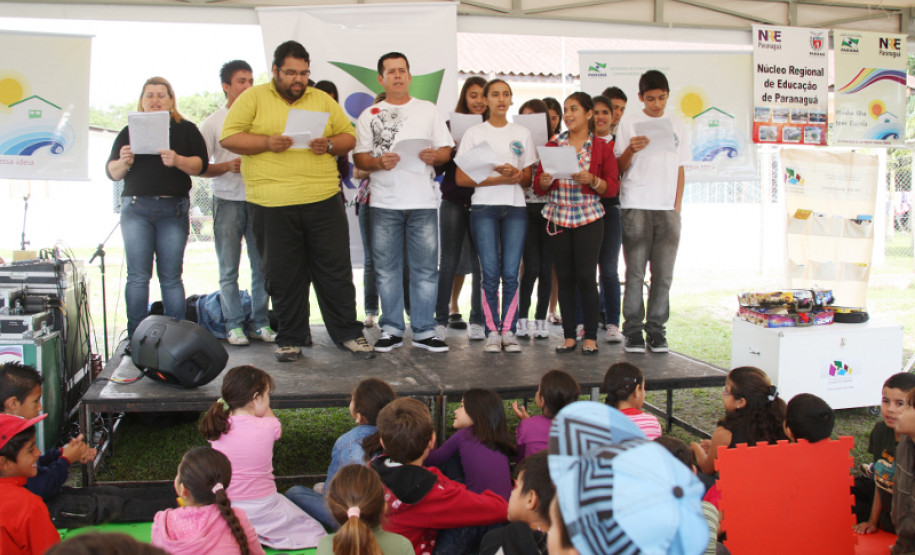 Música é uma linguagem universal que pode ser um dos melhores métodos de aprendizagem, pois estimula a função cognitiva e audição.