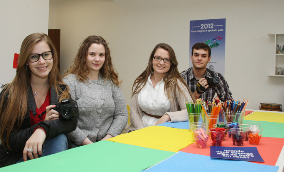 Cerca de 50 professores da rede pública estadual participaram de um curso de capacitação no final de julho para trabalharem com alunos com deficiência visual.