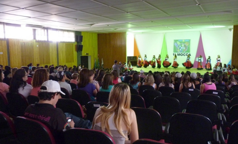 Realizada no Centro Cultural Ondy Niederauer, a mostra acontece nesta segunda (20) e terça-feira (21), nos períodos vespertino e noturno, reunindo outros sete colégios de Toledo, localizados na região da Cidade Alta.