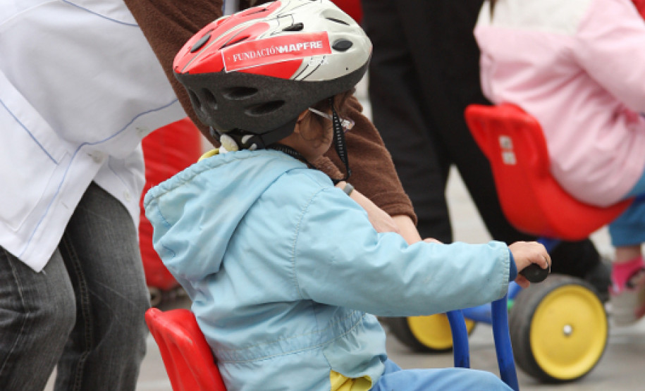 Métodos pedagógicos em espaço cenográfico garantem diversão e valores para estudantes do 1º ao 5º ano do ensino fundamental.