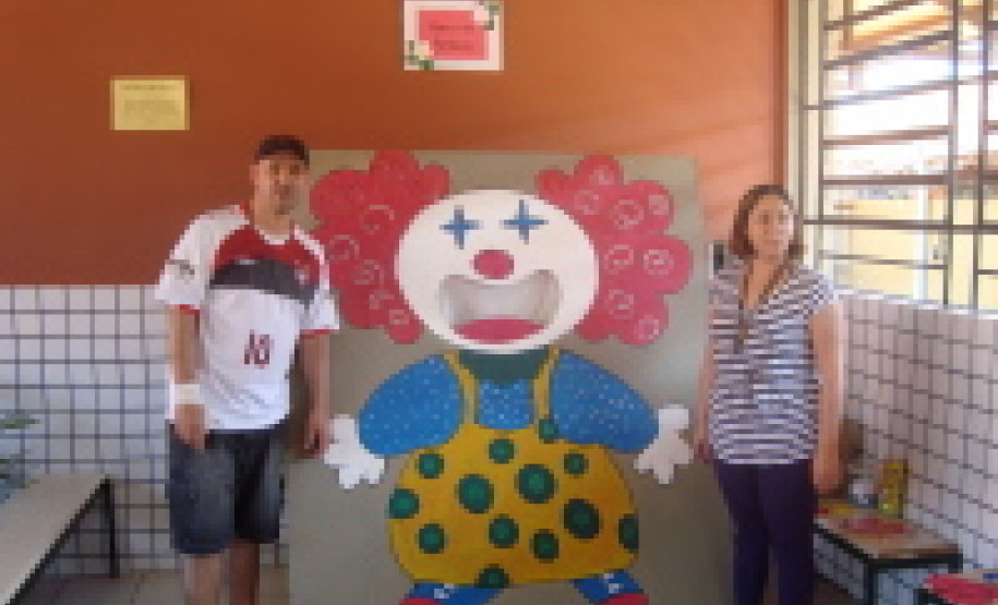 Evento no Colégio Estadual Zumbi dos Palmares, em Colombo, reuniu alunos, pais e professores em momento de integração.