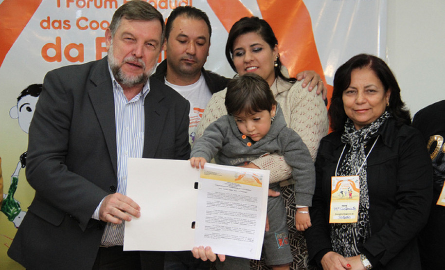 Documento que contém propostas para melhorar atendimento nas áreas da educação, saúde, assistência social e trabalho será avaliado pelo governo em conjunto entidade.