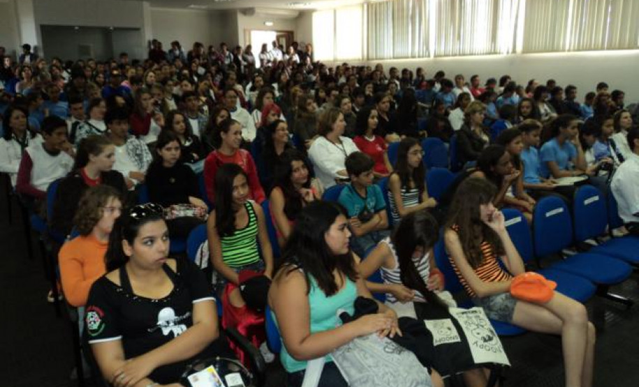Evento da Caravana da Poesia em Jacarezinho.