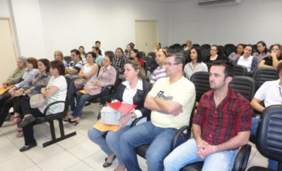 NRE Cianorte recebe programa Brigada Escolar Até o fim do ano todas as 2,2 mil escolas da rede estadual receberão a capacitação. Estão previstos investimentos de R$ 15 milhões em adequações das escolas.